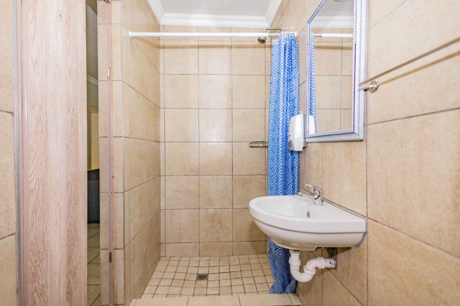 To Let 1 Bedroom Property for Rent in Oakdale Western Cape